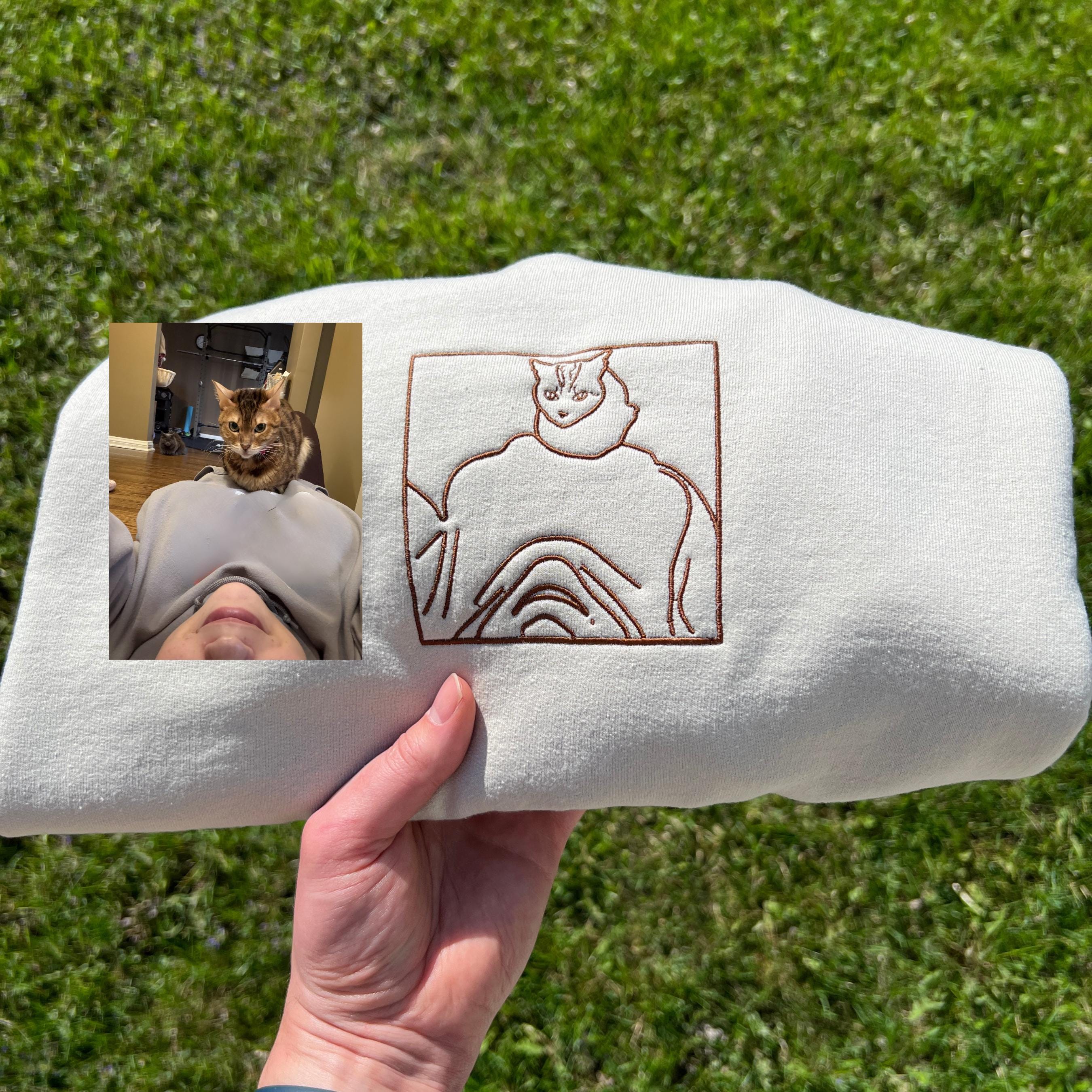 Custom Embroidered Pet Sweatshirt: Personalized Line Art Pet Sweater