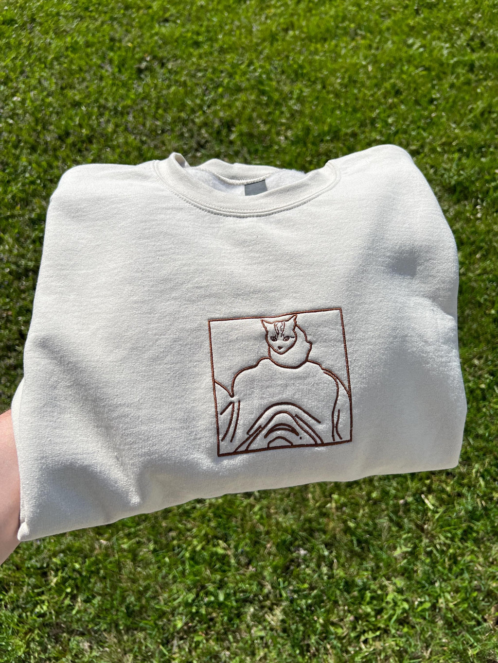 Custom Embroidered Pet Sweatshirt: Personalized Line Art Pet Sweater